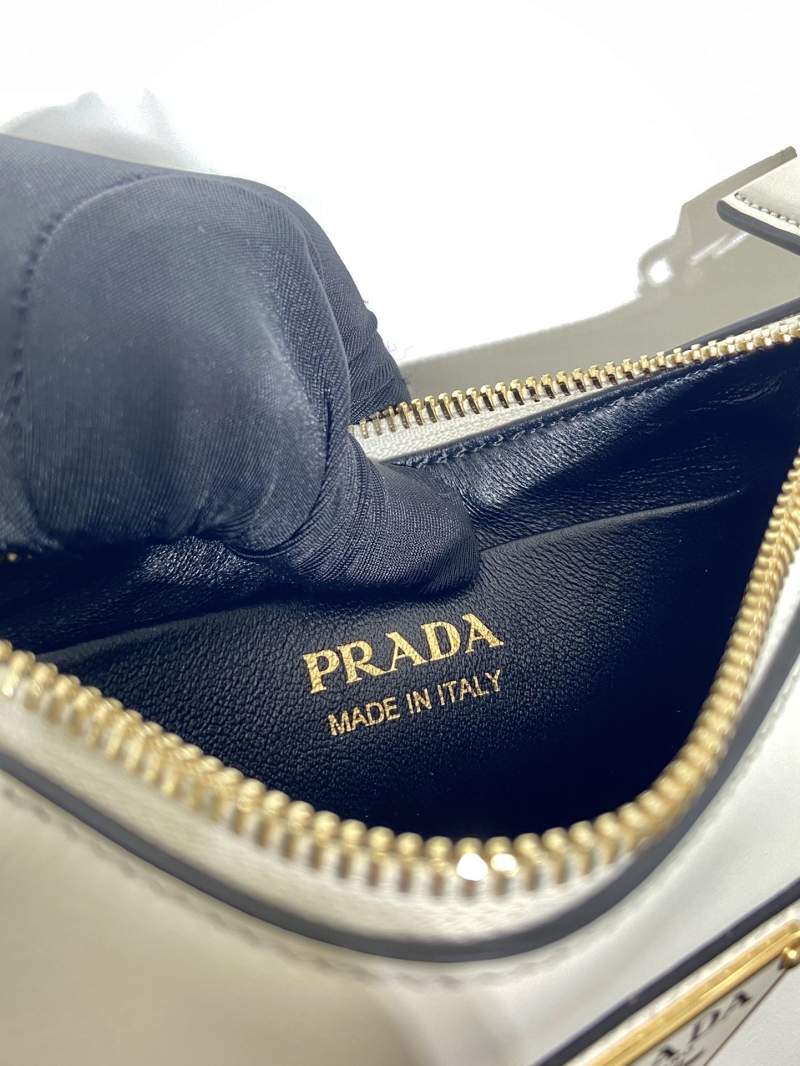 Pra*a hobo bags